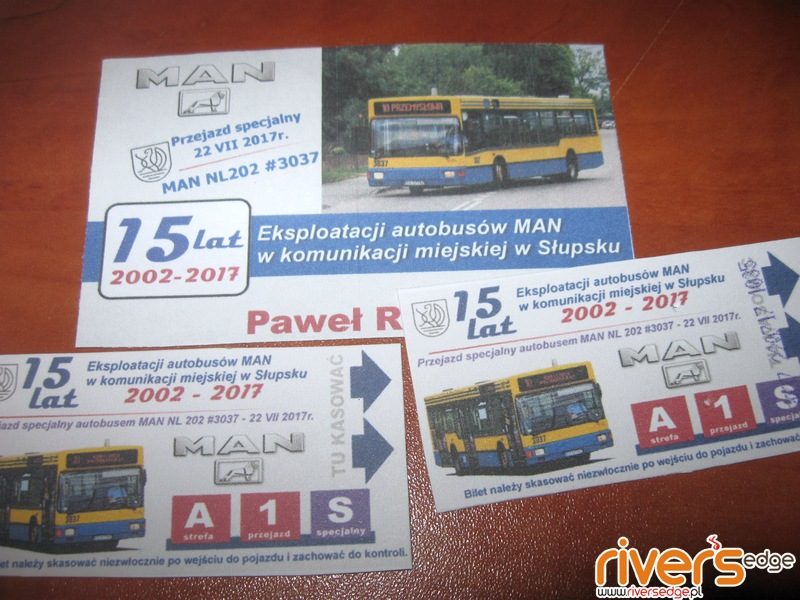 Pamiątkowy identyfikator i bilety z przejazdu z okazji 15-lecia eksploatacji autobusów MAN w komunikacji miejskiej w Słupsku 22.07.2017 r.